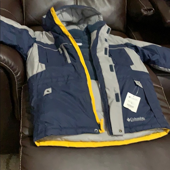 Columbia jacket, brand new.  Big for a youth 10-12 - Picture 2 of 4